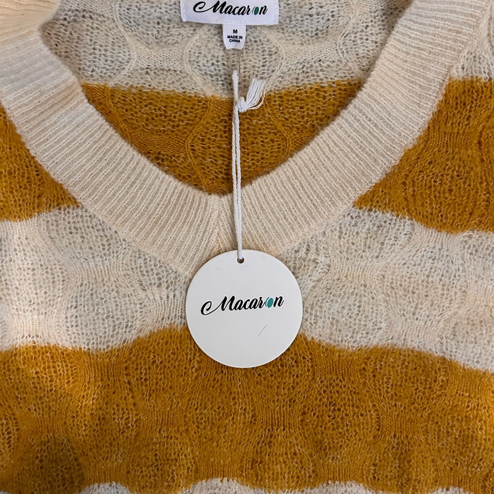 MACARON SUPER SOFT SWEATER NWT - Picture 2 of 7